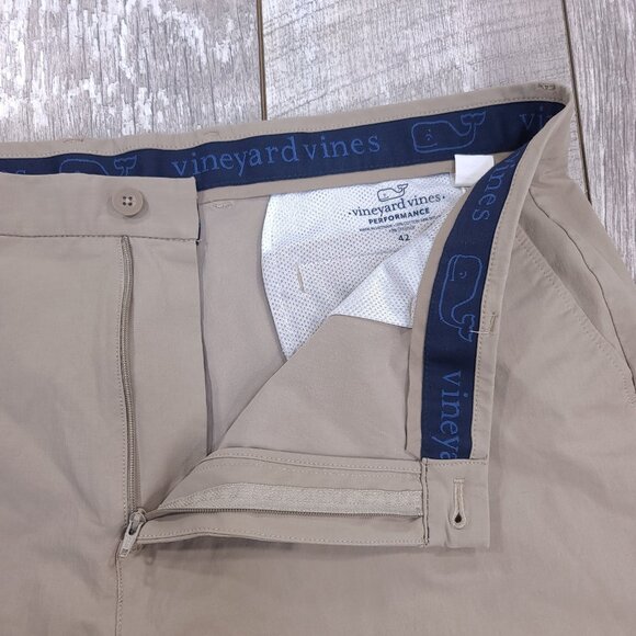 Vineyard Vines Shorts Mens Size 42 Beige Outlet 8" Performance Fit Golf Comfort - Picture 5 of 8